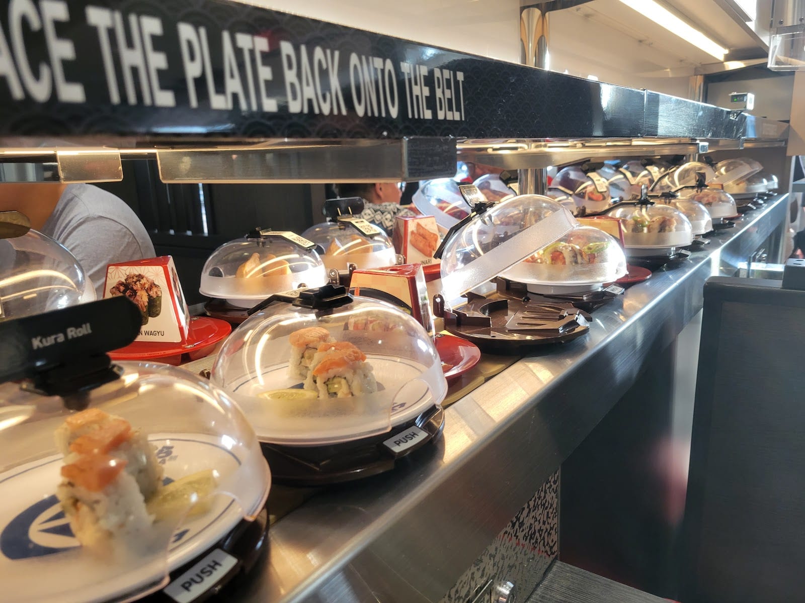 Kura Revolving Sushi Bar, photo 4