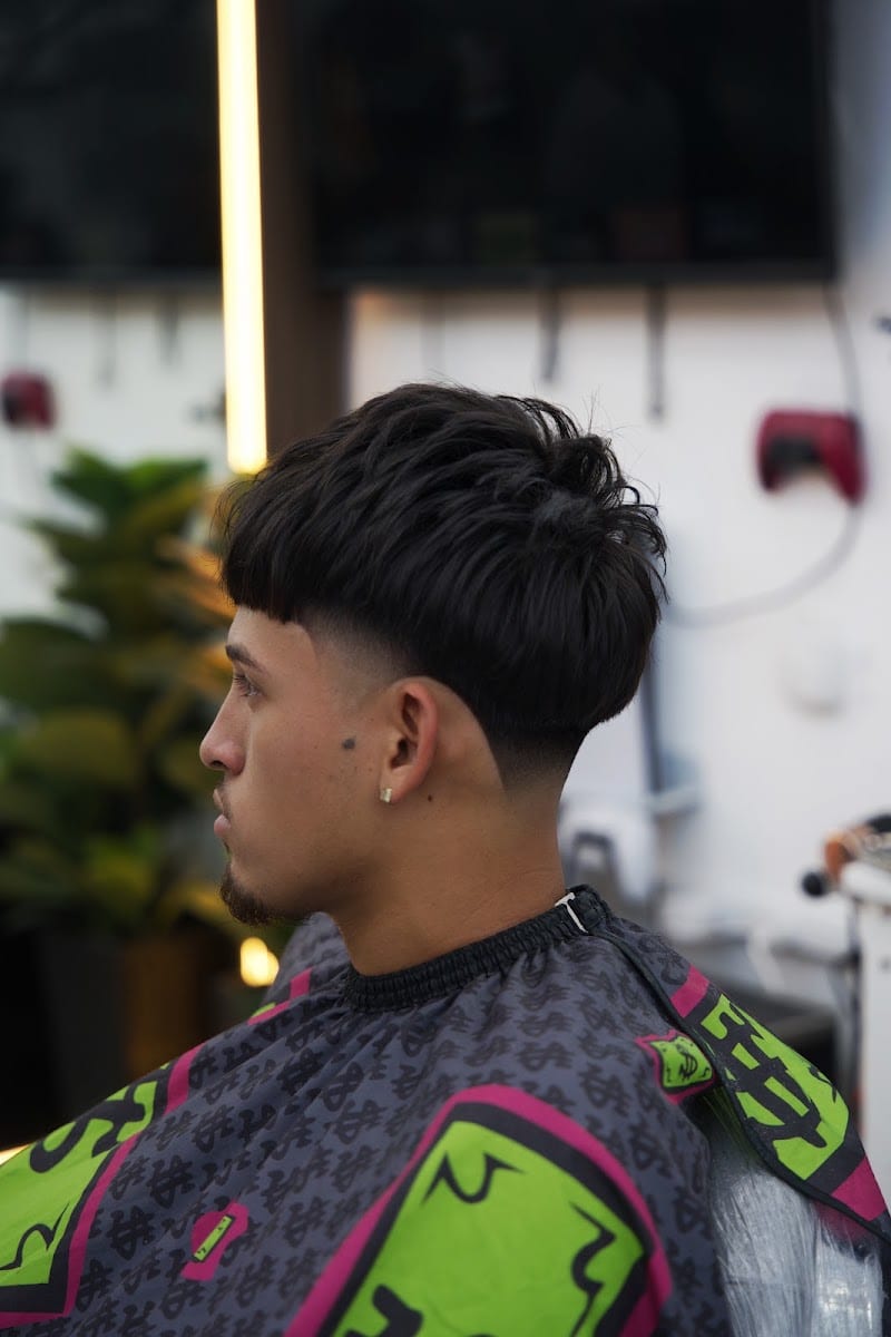 Fashion barber & beauty