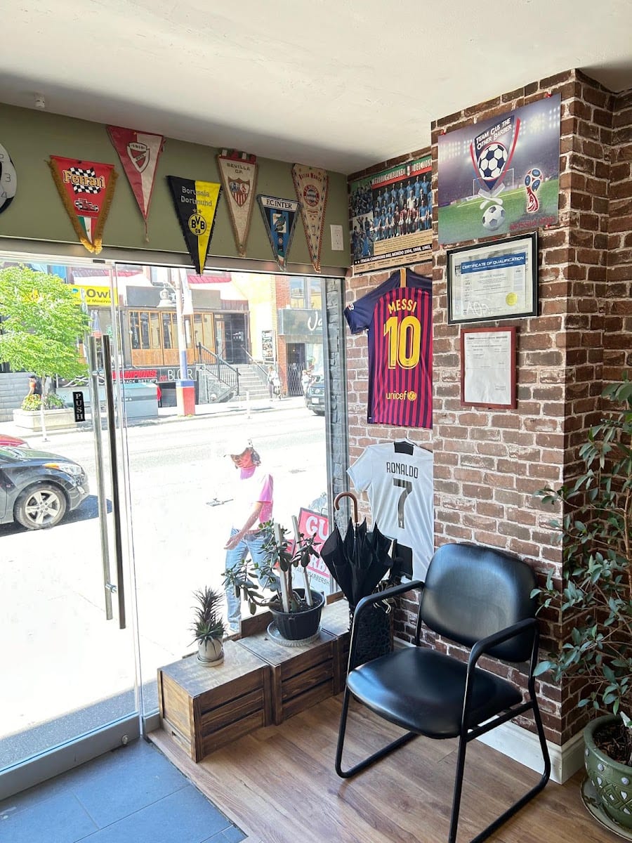 Gus The Other Barber, photo 3