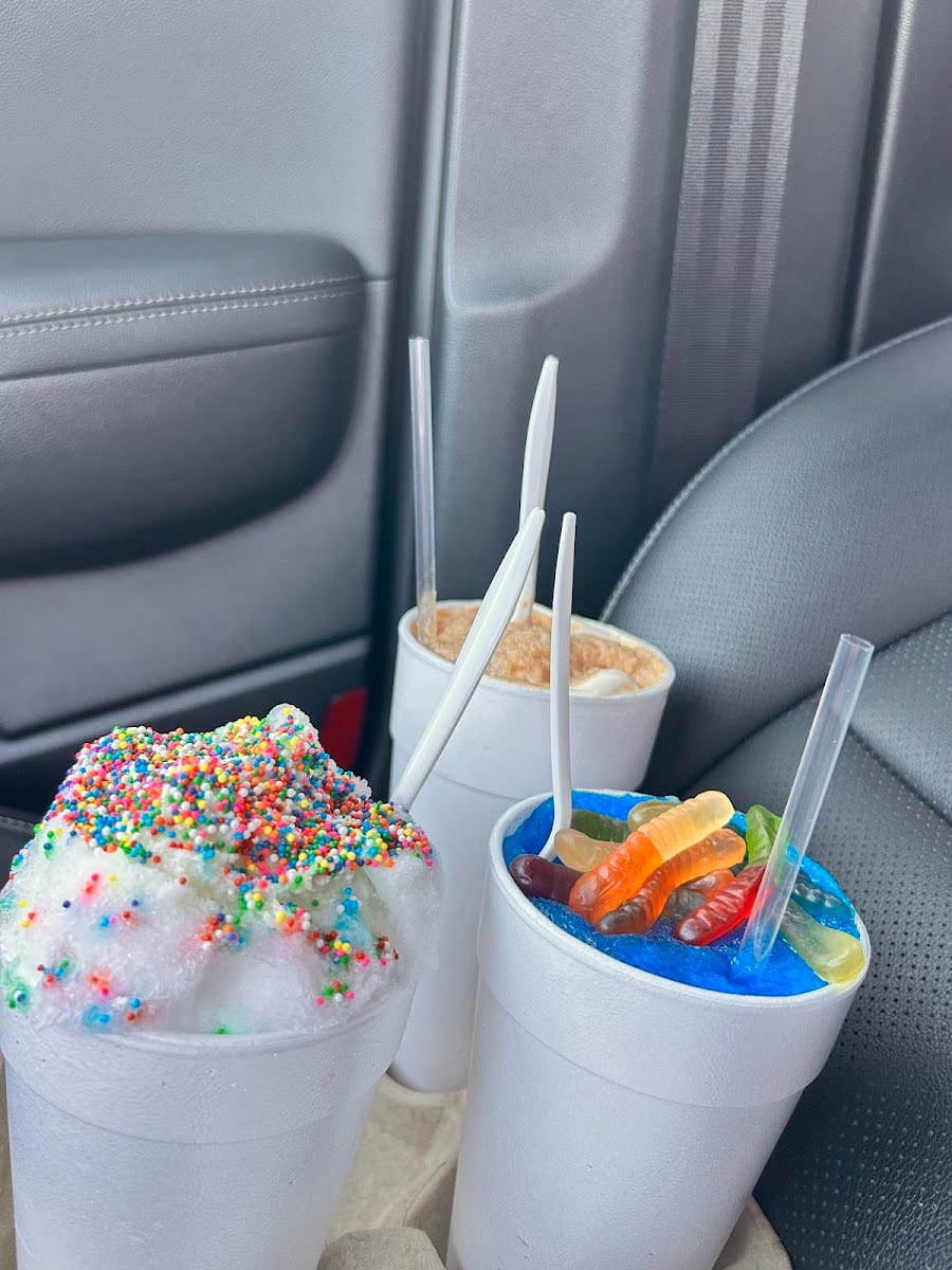Maggie's Snow Cones and Ice Cream