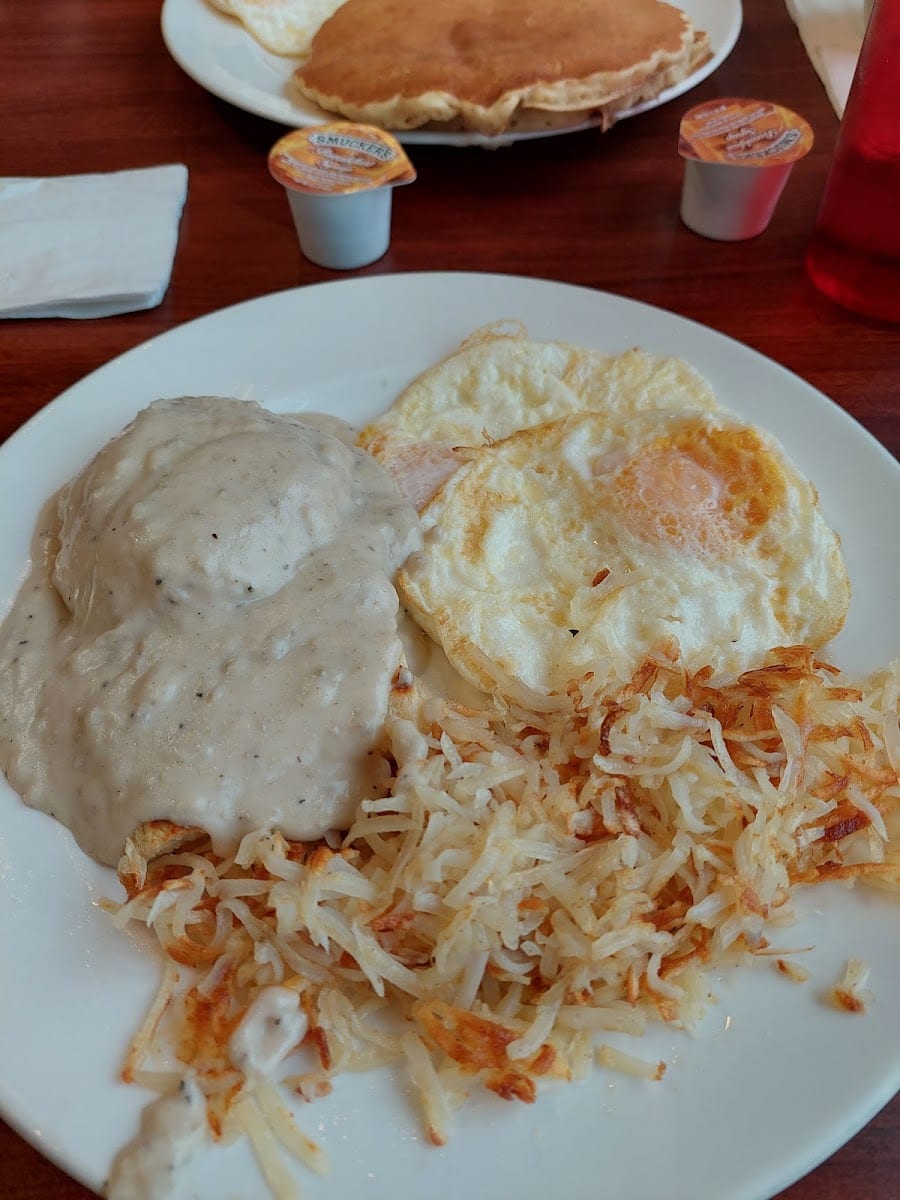 Hoffman's Hometown Eatery, photo 4