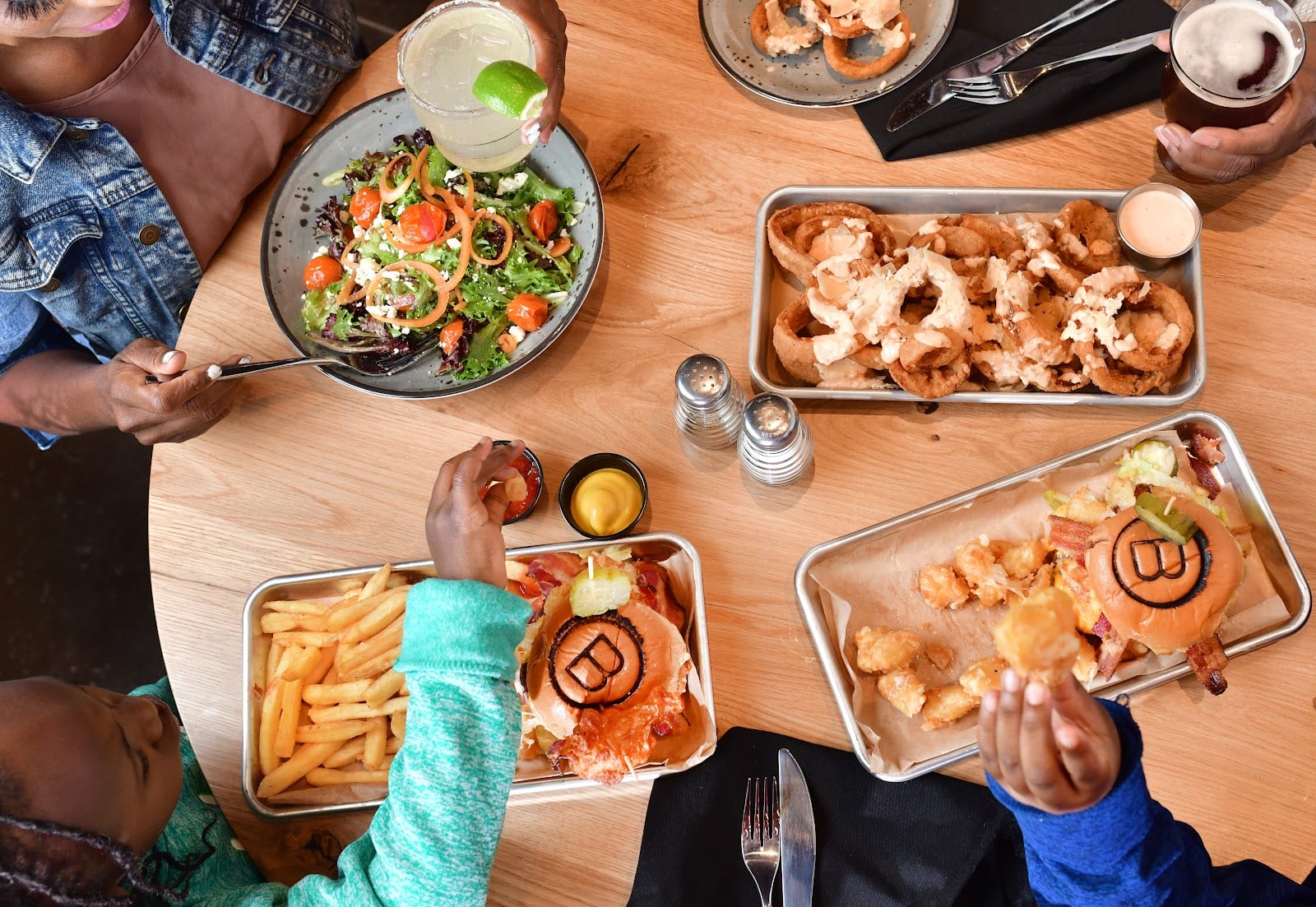 B-Lux Grill & Bar