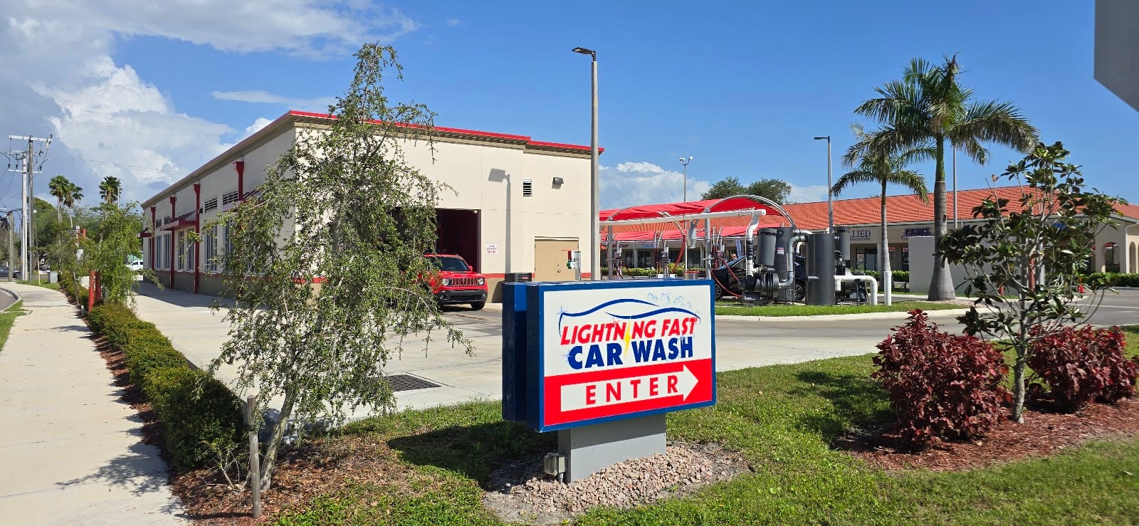 Lightning Fast Car Wash, photo 2