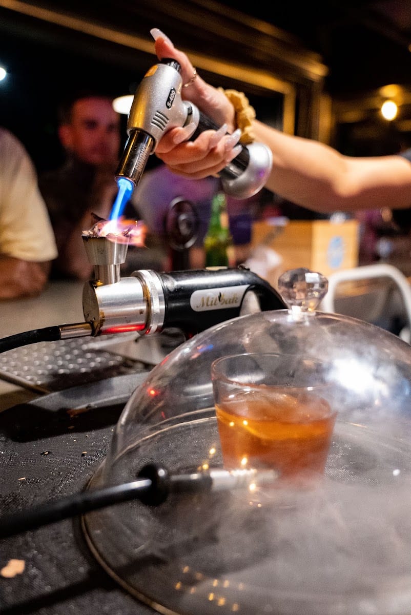 Pour09 Bar & Rooftop