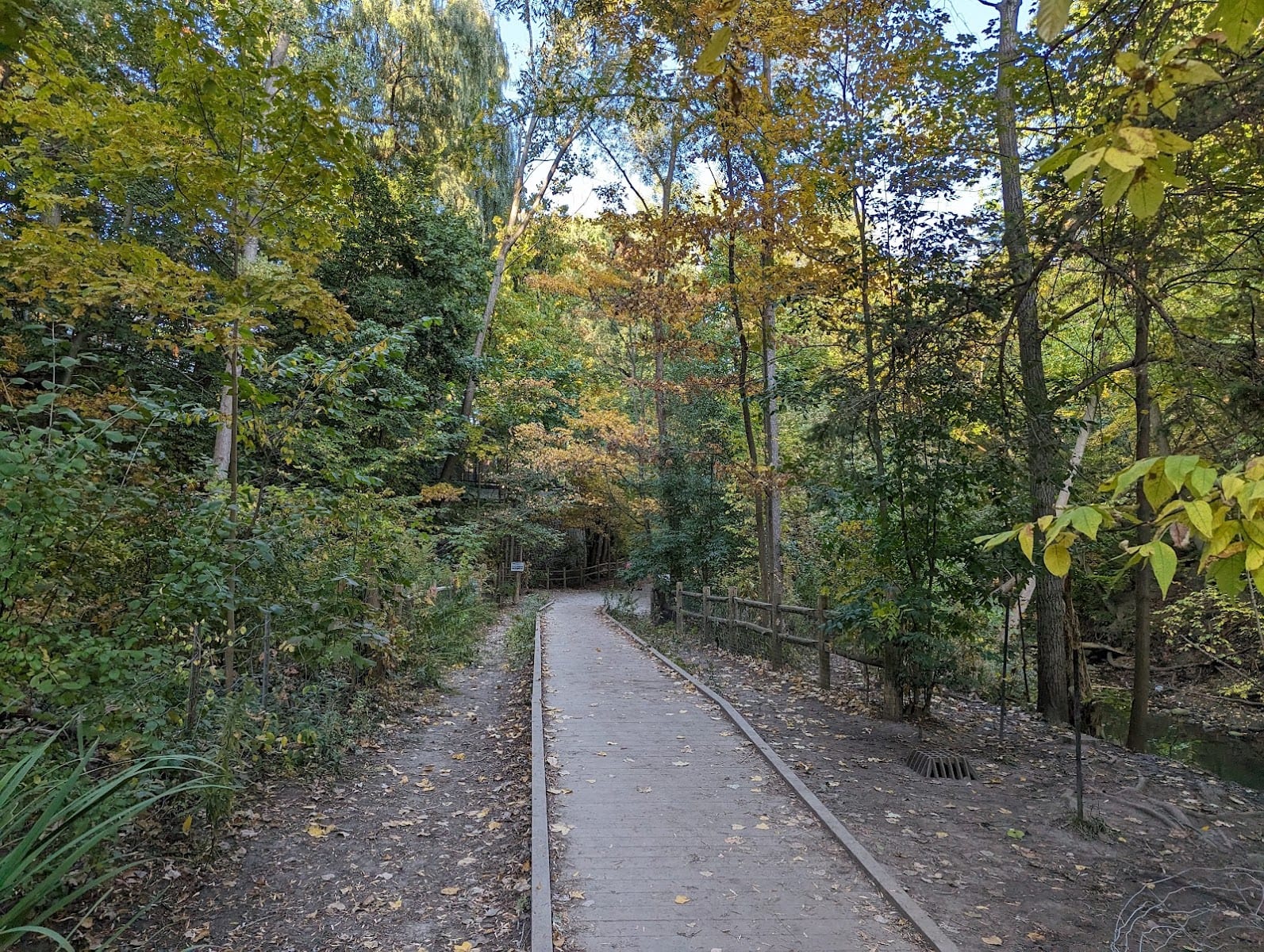 Sunnydene Park, photo 3