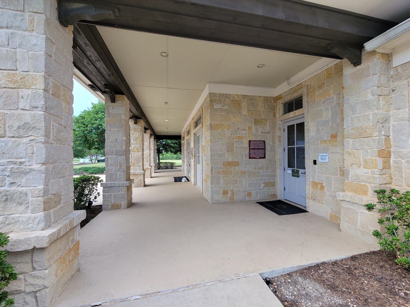 South Clubhouse, photo 2