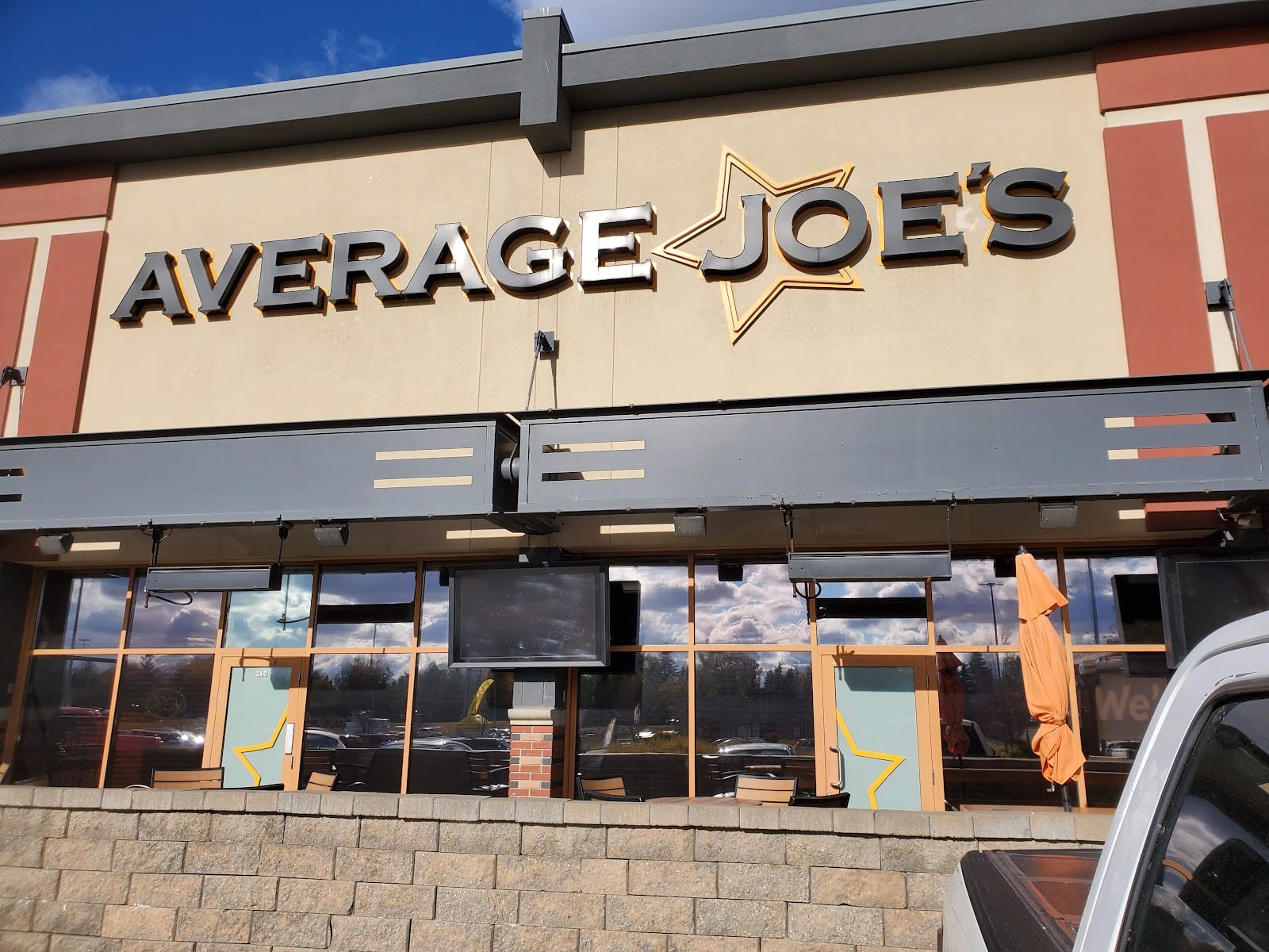 Average Joes Sports Bar