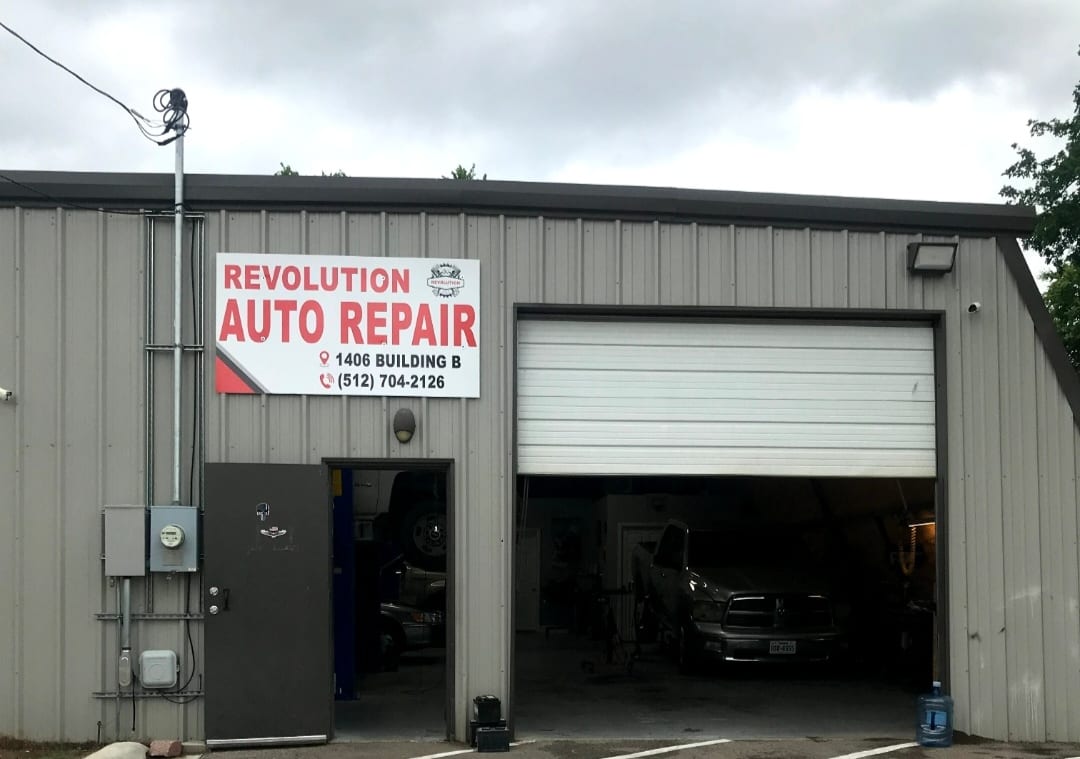 Revolution Auto, photo 2