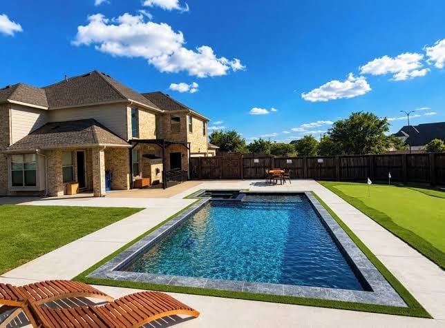 luxury 6br pool home - putting green - gym - sleeps 20