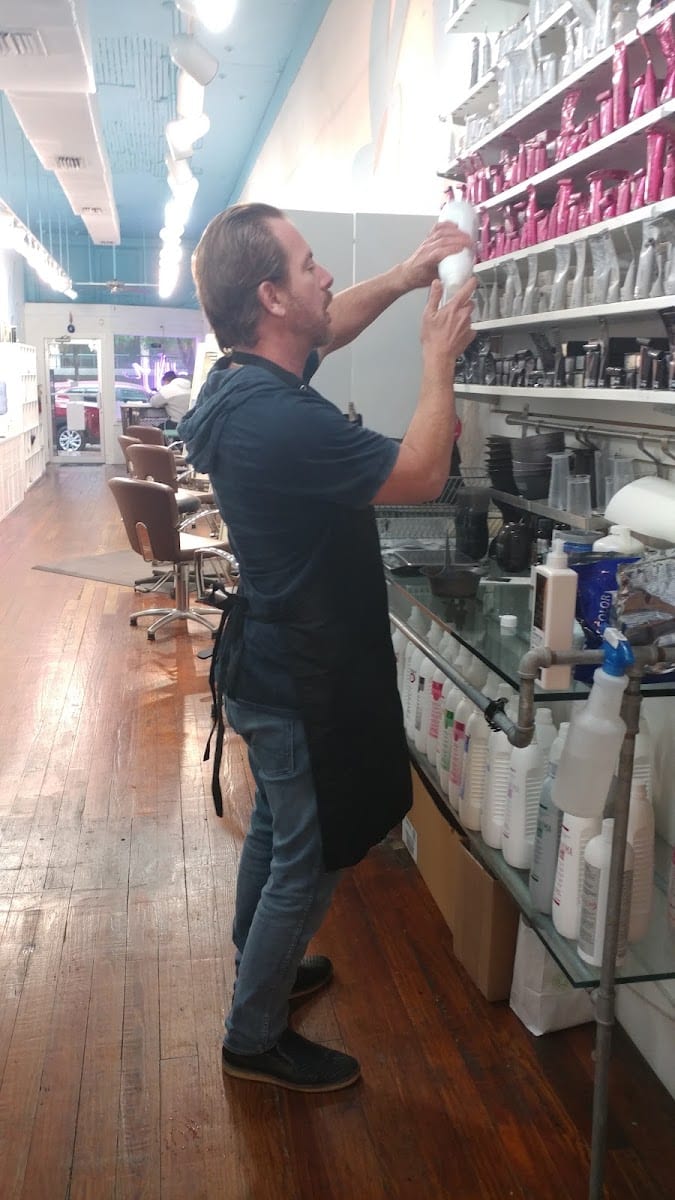 Euduz Salon Inc