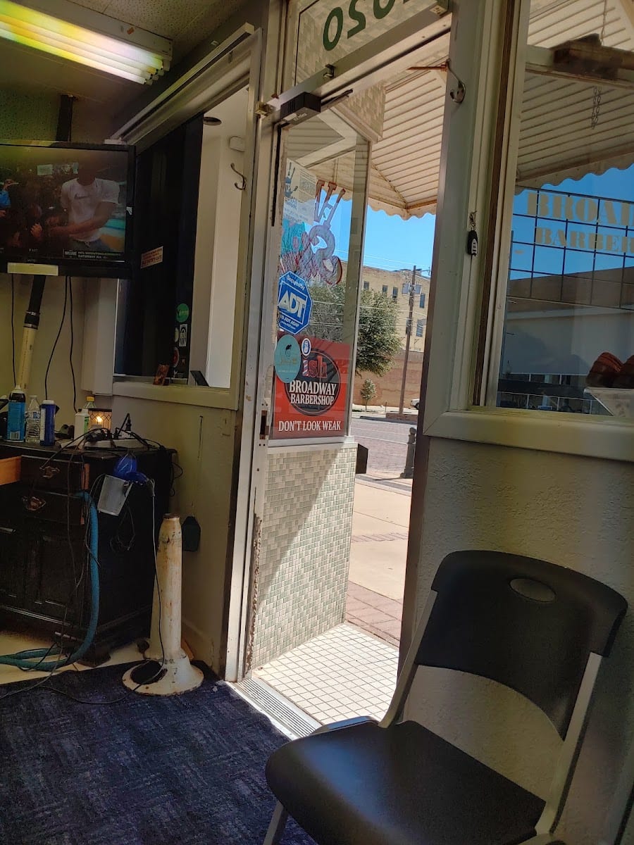 Broadway Barber Shop, photo 3
