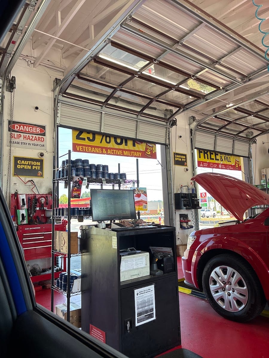 Take 5 Oil Change, photo 2