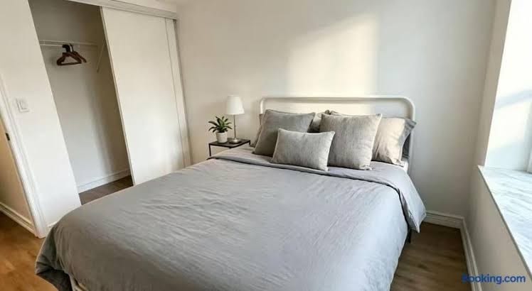 Casa Athena — Luxury Toronto Mansion with Gym, photo 3