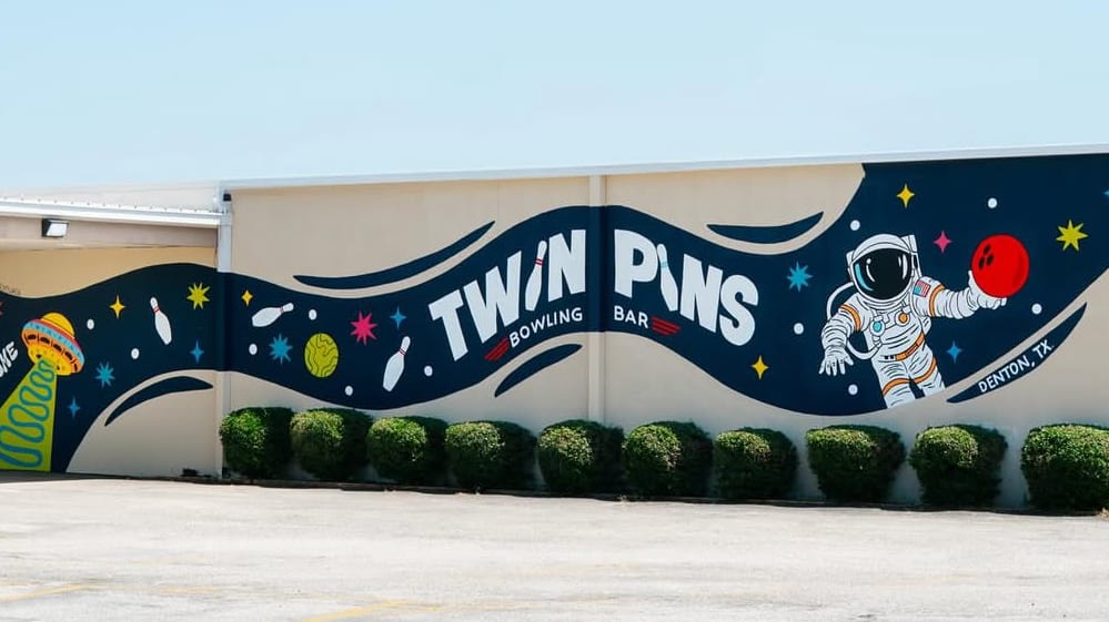 Twin Pins Bowling Bar, photo 2