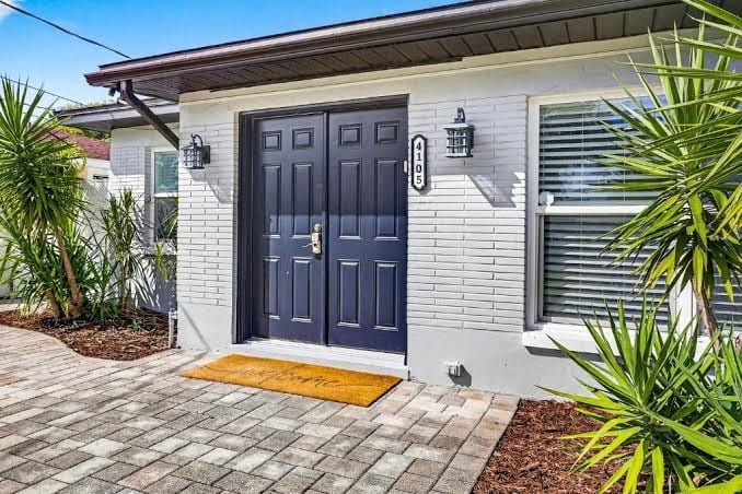 South Tampa Modern 2BR Retreat Pool Gym & Walkable Location, photo 2