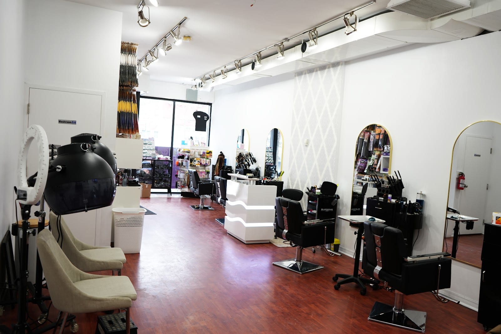 Woine Beauty Supply & Salon, photo 4