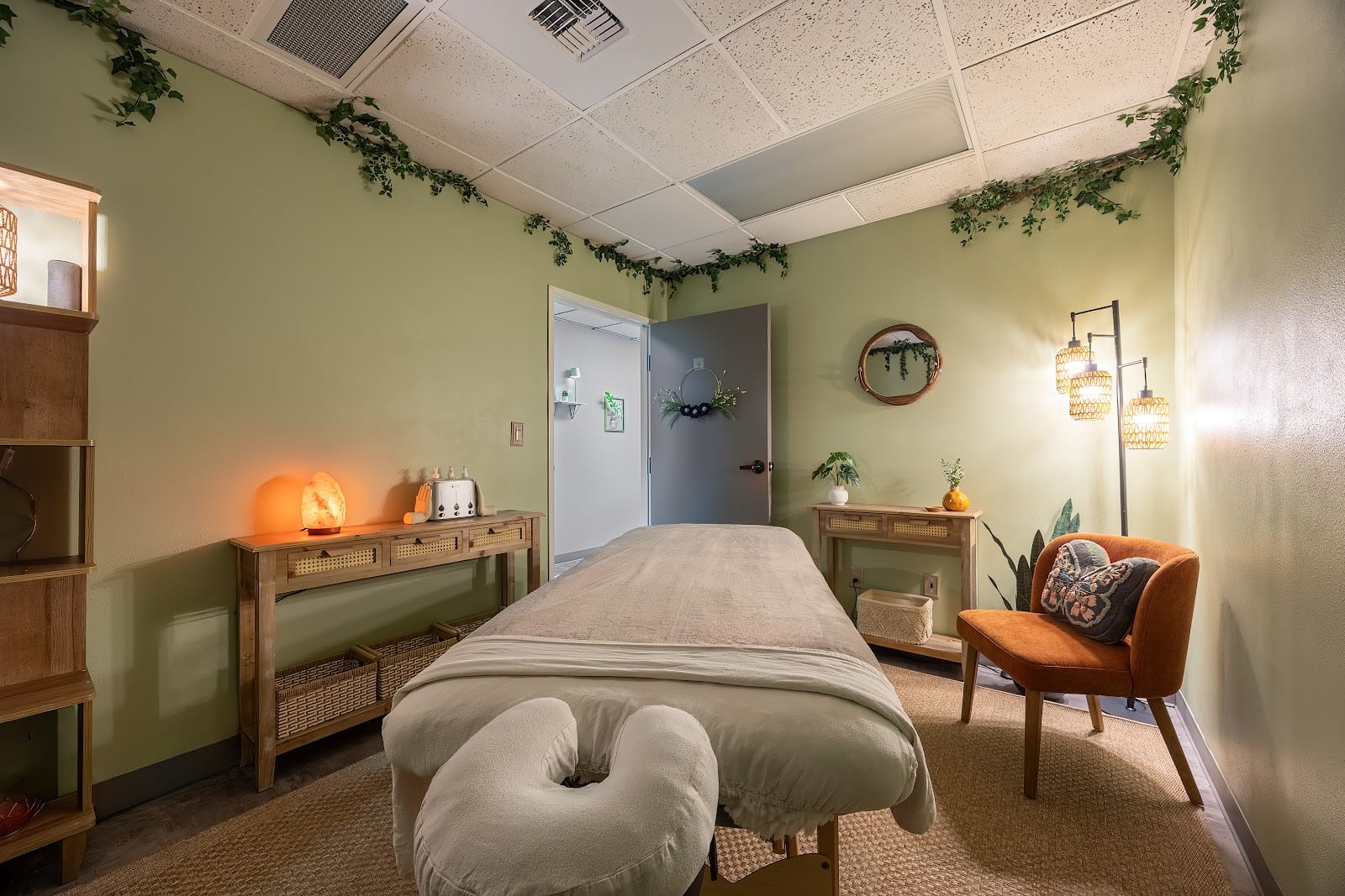 Root and Restore Massage, photo 2