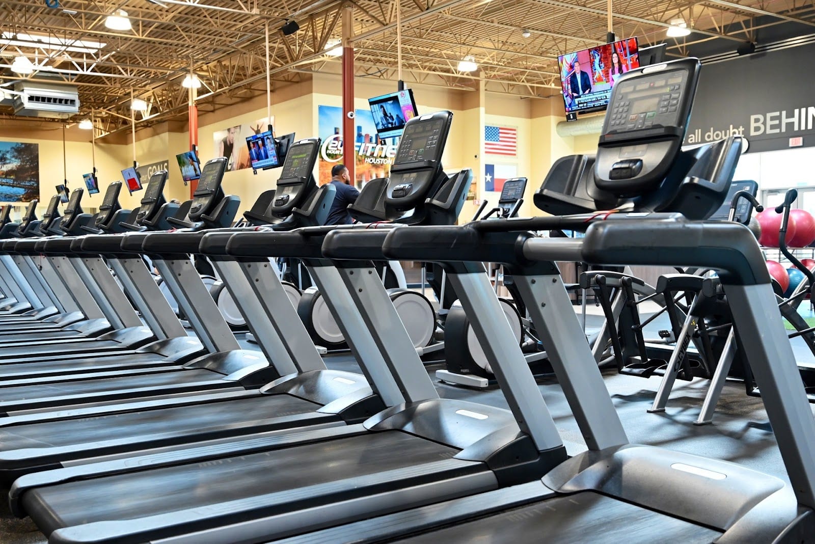 24 Hour Fitness, photo 2