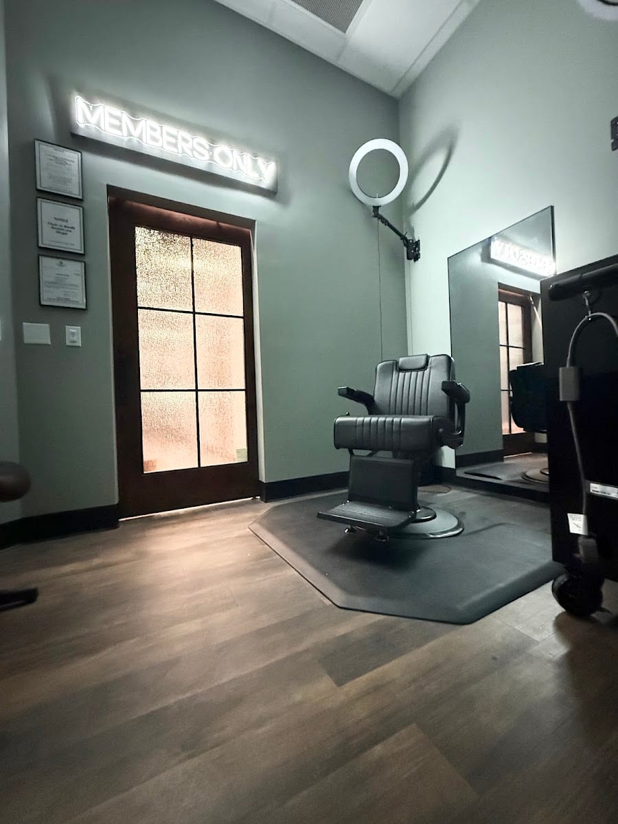 Members Only Barber Studio, photo 2