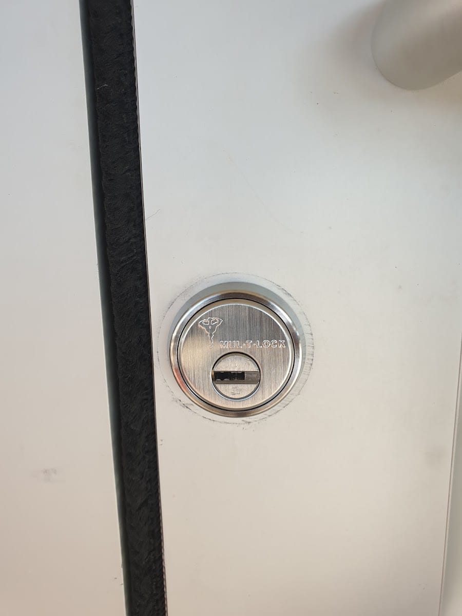 Bryan & Sons Locksmith