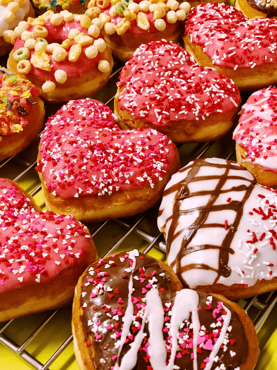 Dey's Donuts & Croissants