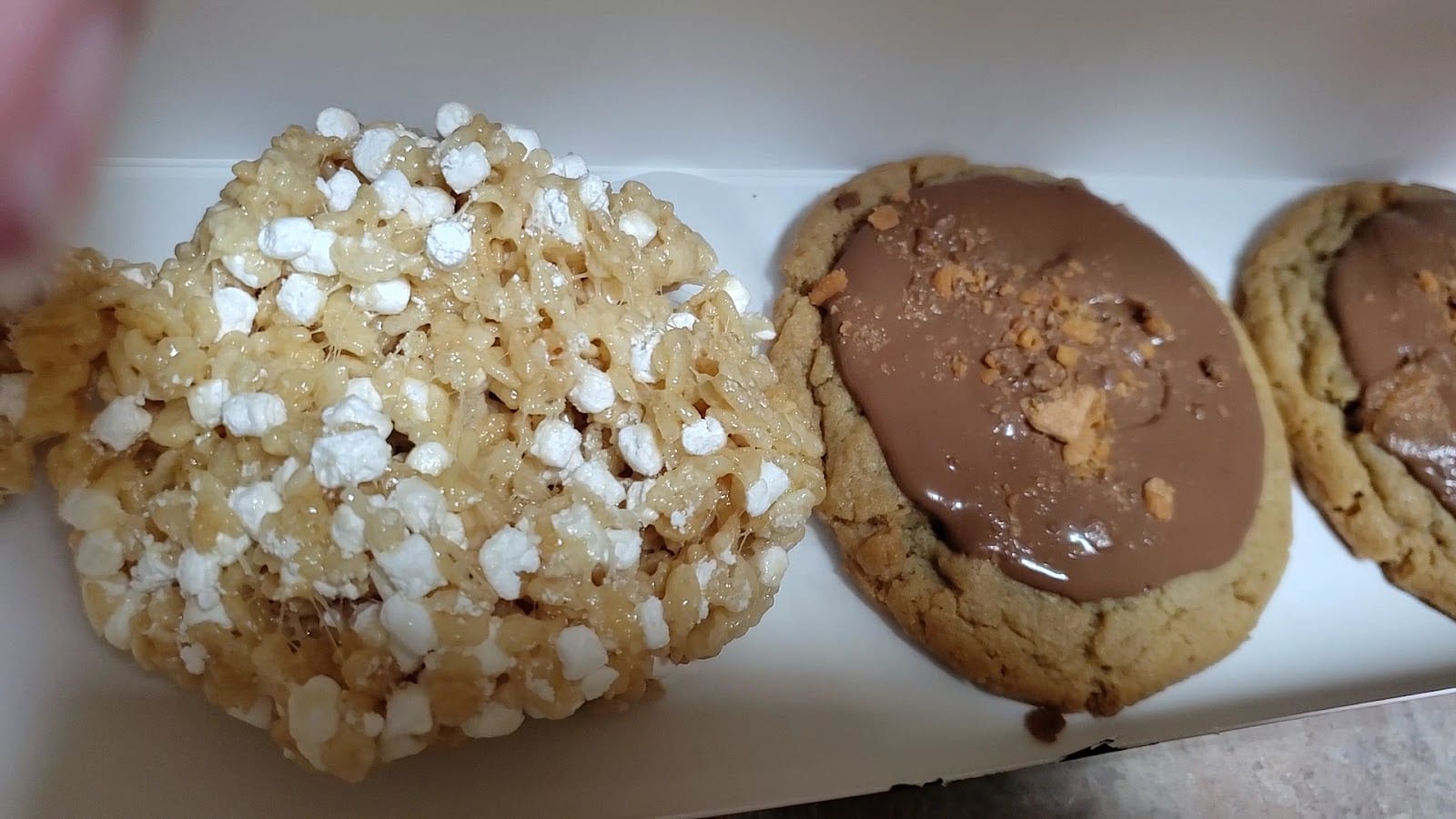 Crumbl Cookies, photo 2