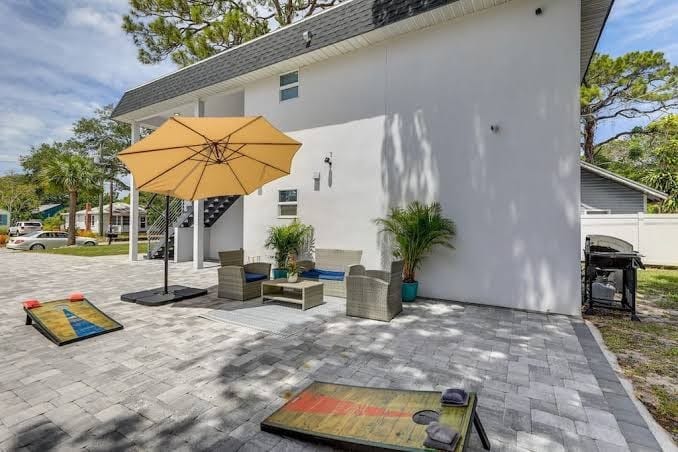 Luxury 2 Bed 2 Bath Waterfront Condo with Patio Sunsets Gym and Parking, photo 2