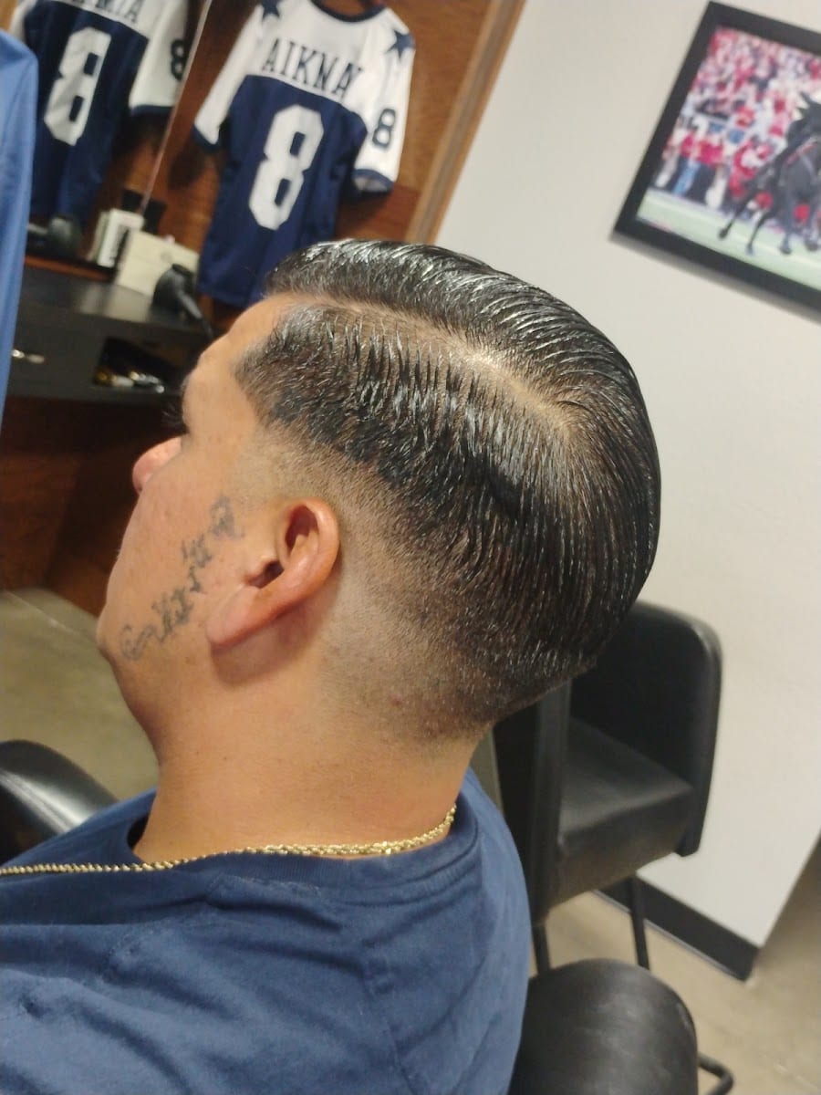 Locker Room Haircuts, photo 2
