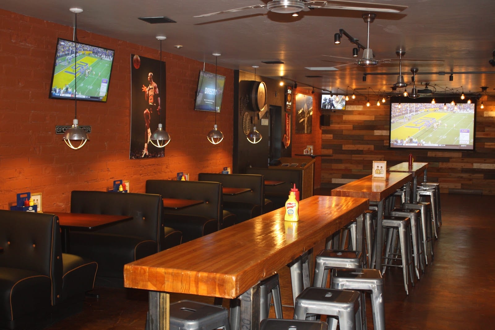 The Neighborhood Bar OG, photo 2