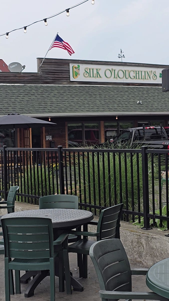 Silk O'Loughlins, photo 2