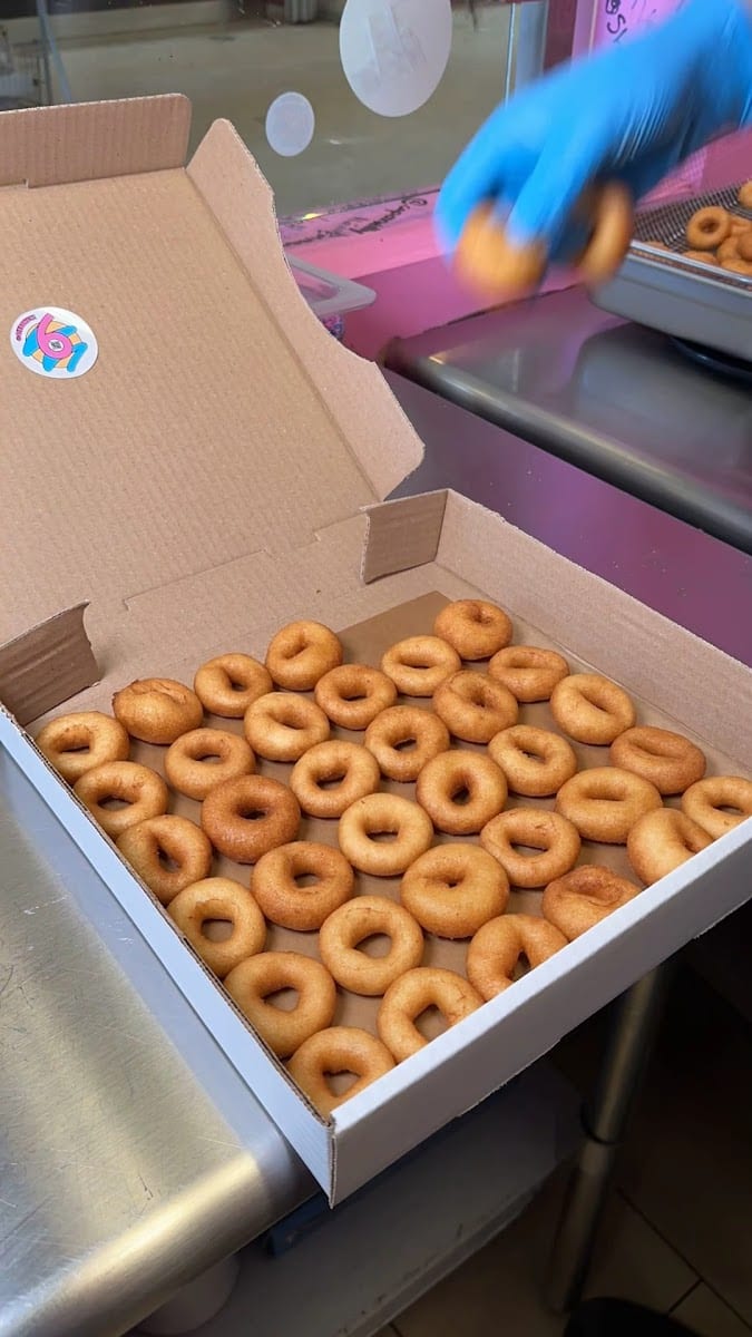 6ix Donutz, photo 3