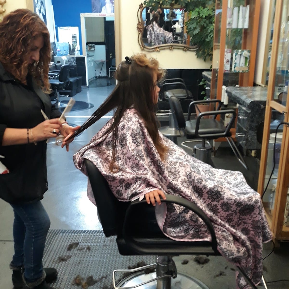 Victor's Hair Salon, photo 3