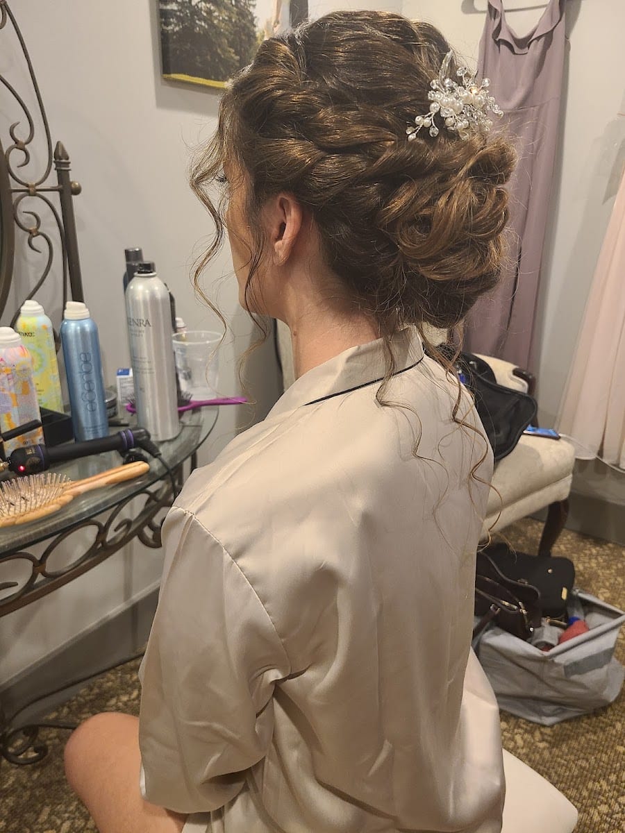 Haley Reff Hair and Beauty at Oddity Studio, photo 2