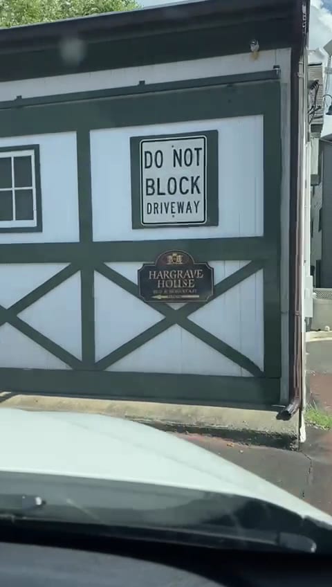 Hargrave House Bed and Breakfast Parking Lot, photo 4