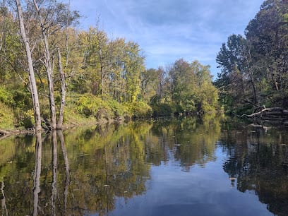 Kaydeross Ave E Kayak access point to Kayaderosseras creek