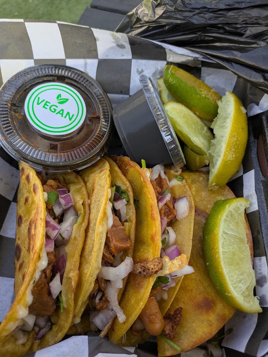 The Birria Queen (Food Truck)