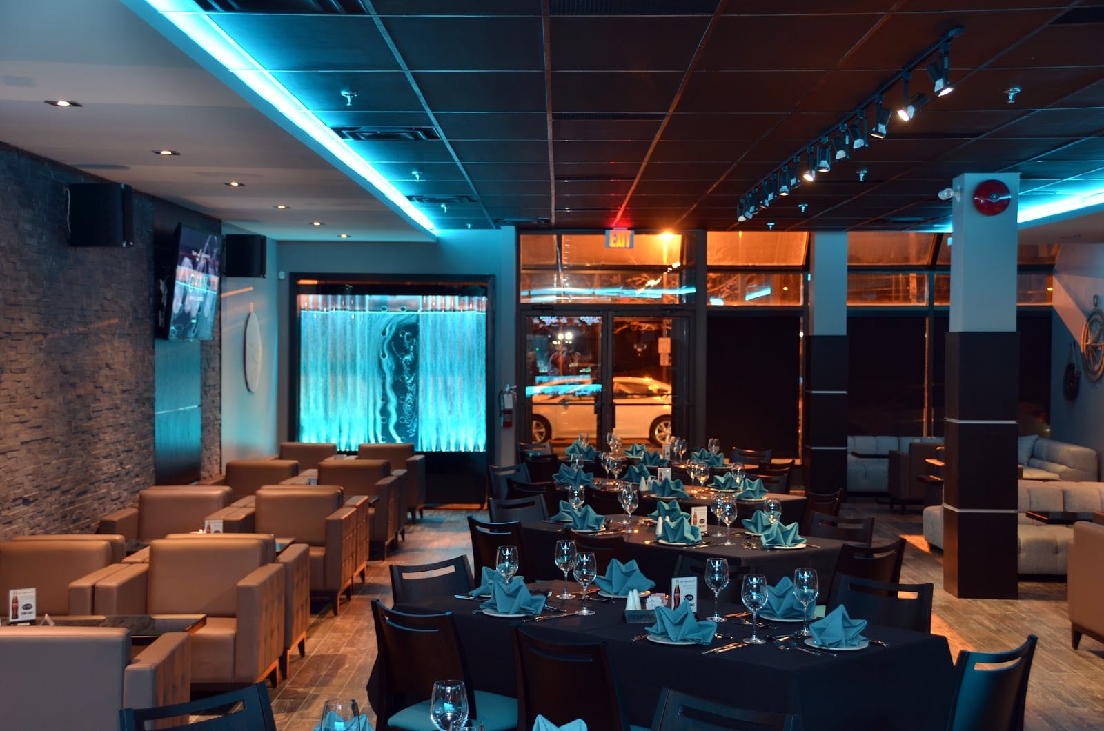 CYAN Cafe & Lounge