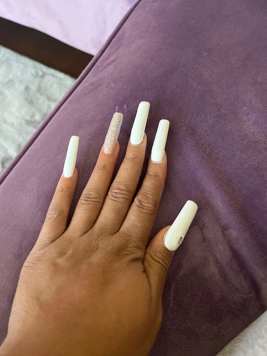 Essie Nails, photo 3
