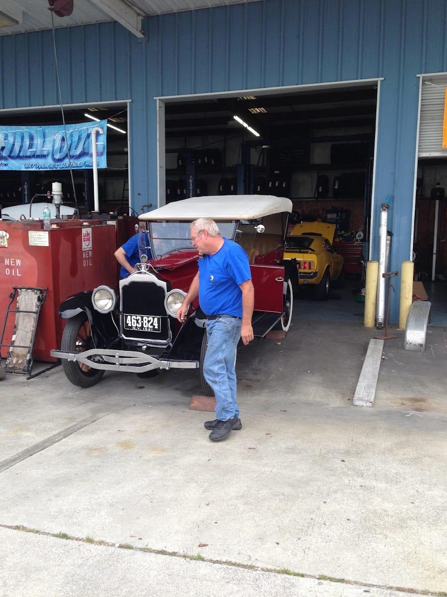 Mike's Garage, photo 2