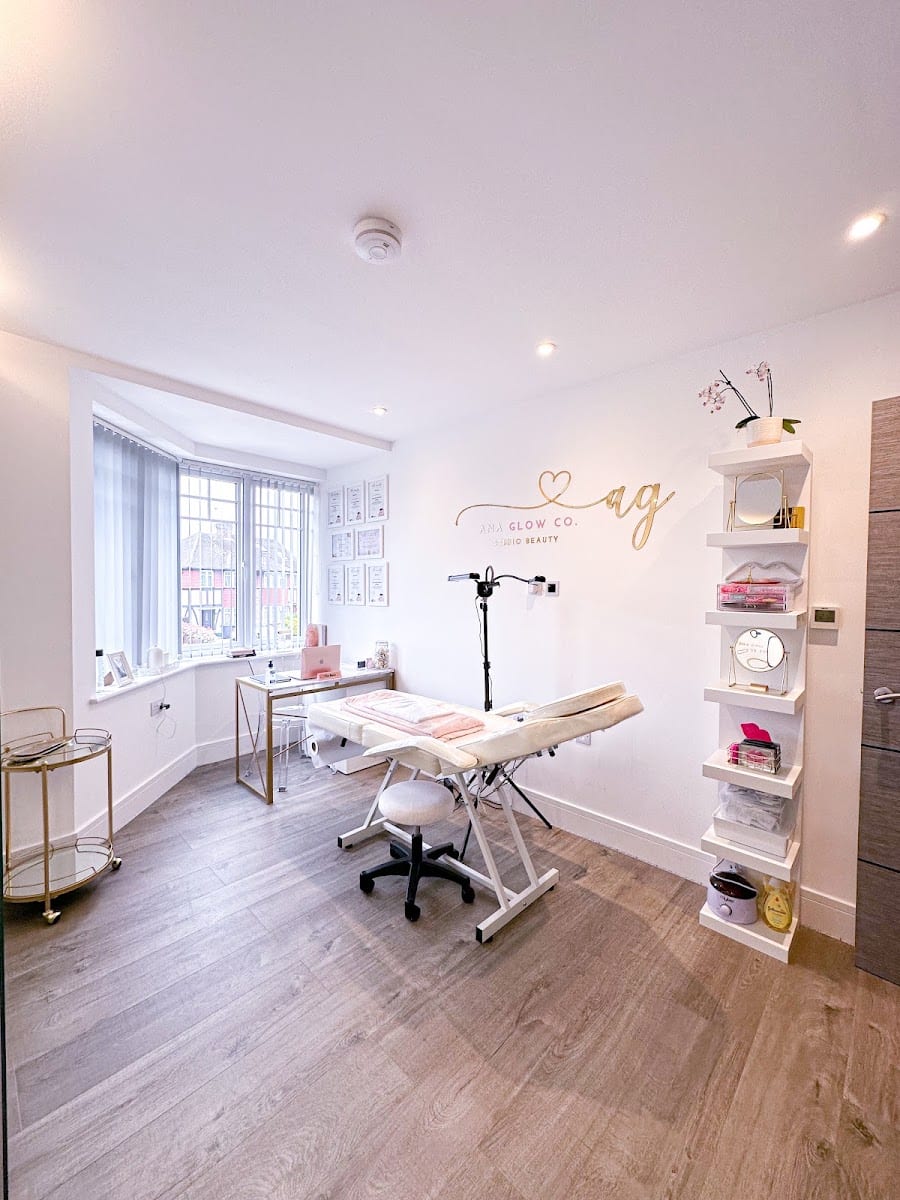 Ana Glow Beauty Studio