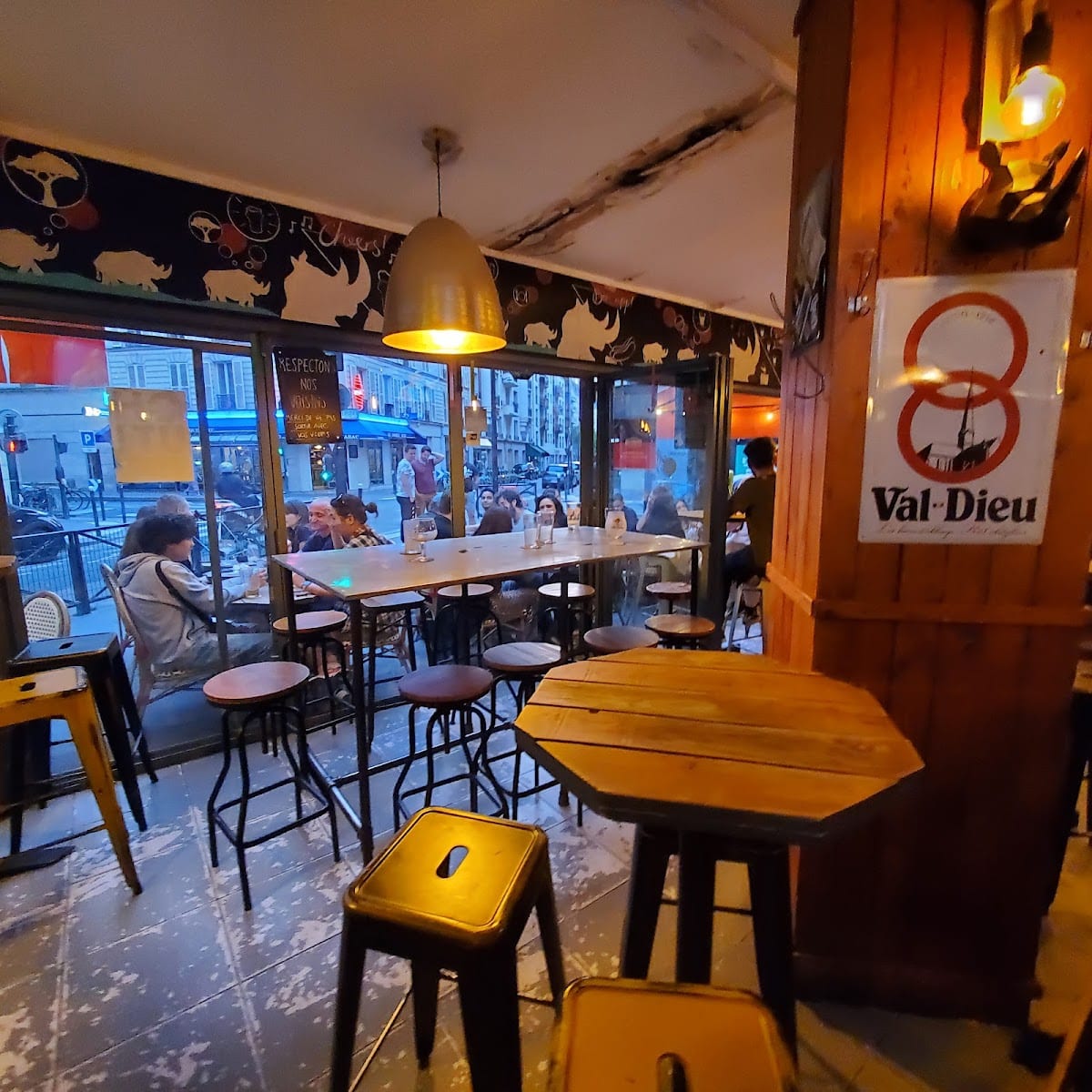 Rhinocéros Bar, photo 4