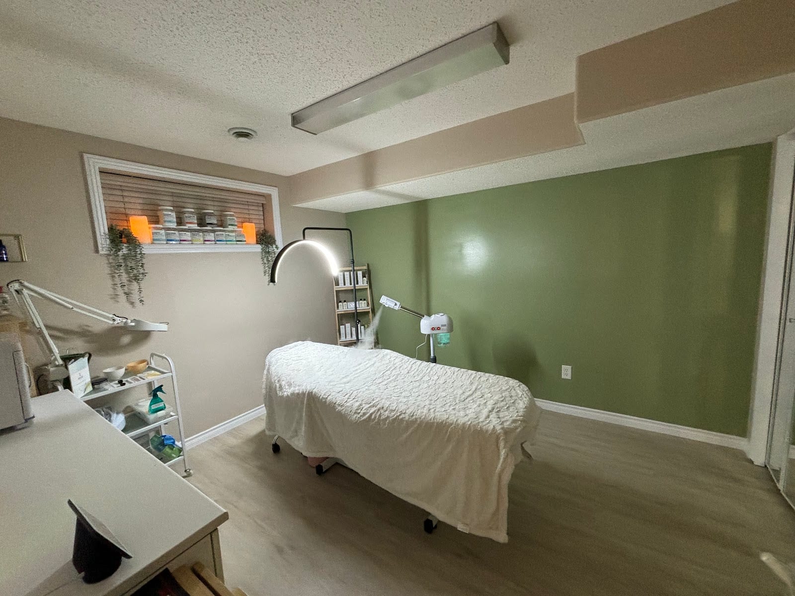 VJ Aesthetics Salon & Spa, photo 2