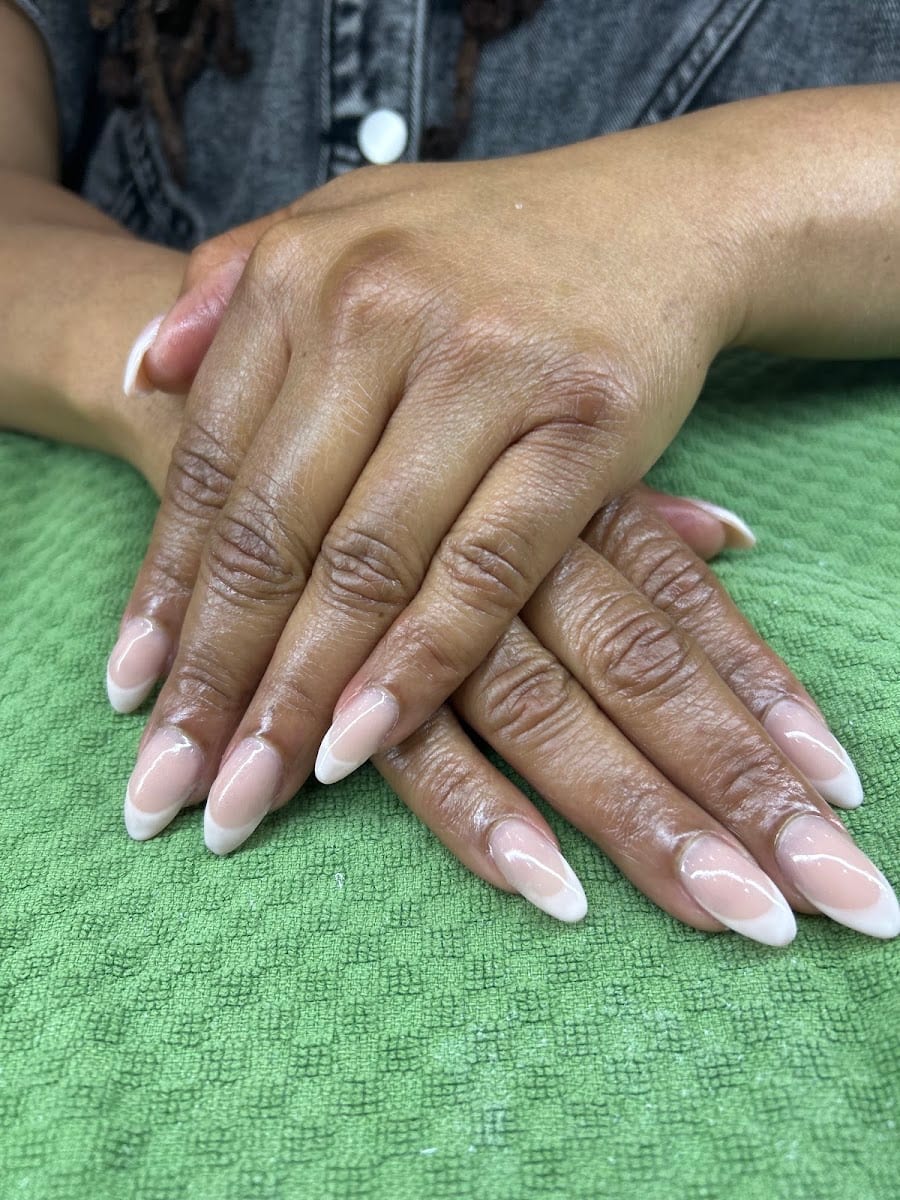 Official Royal Nails And Spa
