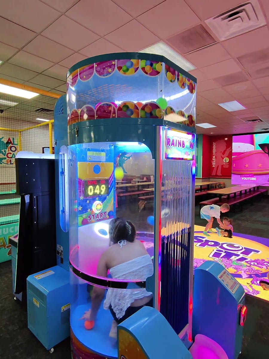 Chuck E. Cheese, photo 3