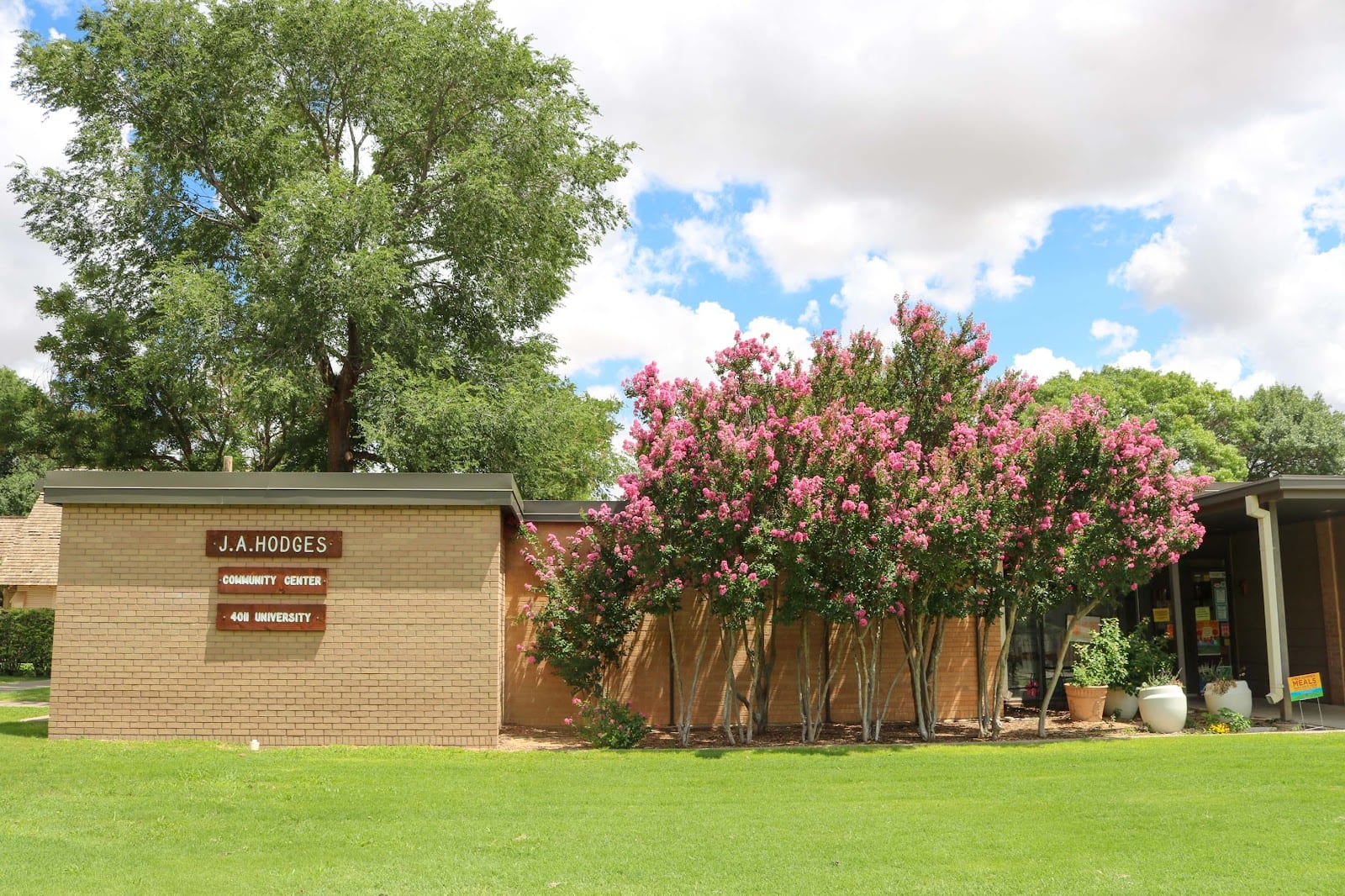 Hodges Community Center, photo 2