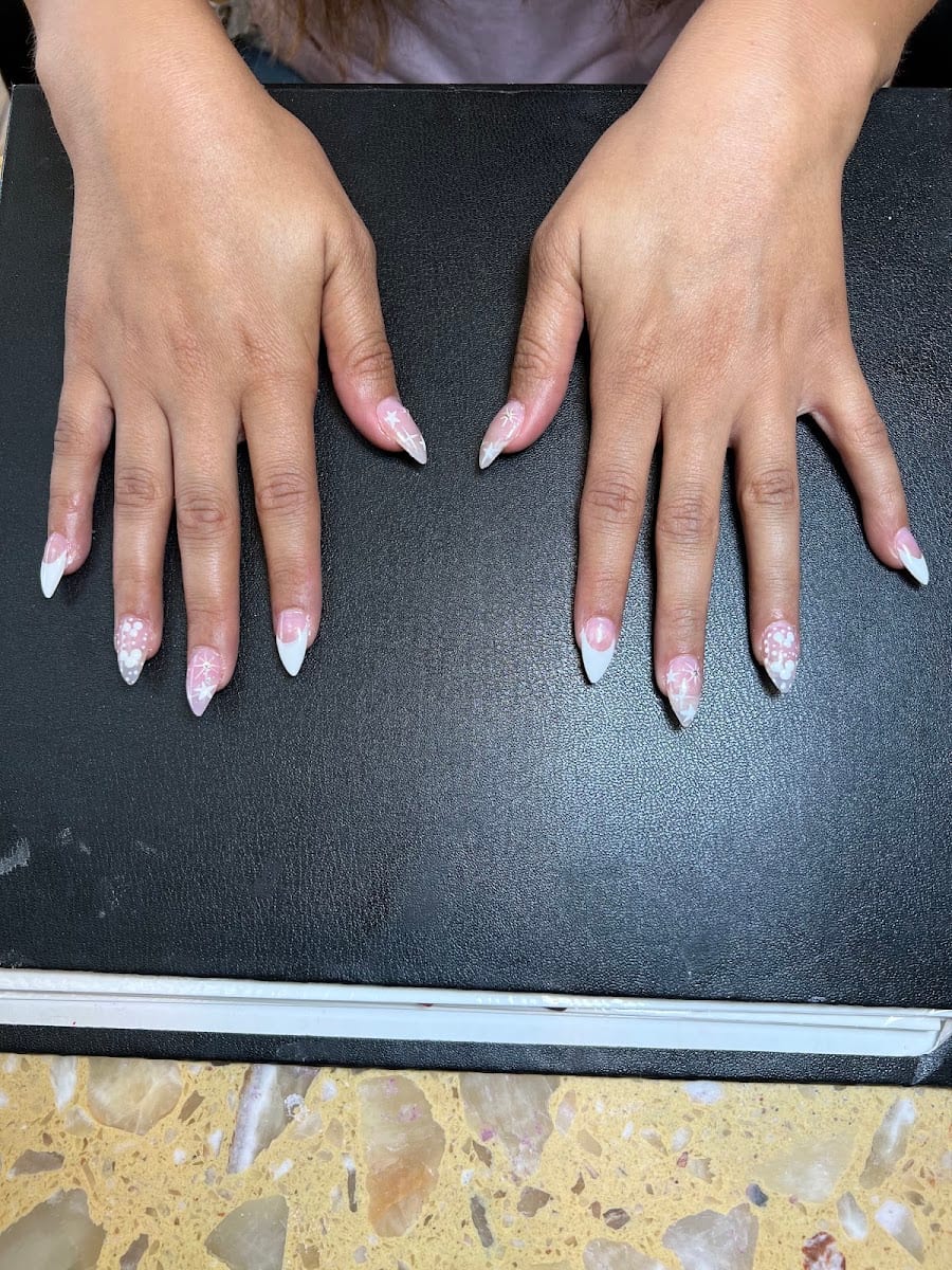 Aqua Nails Spa