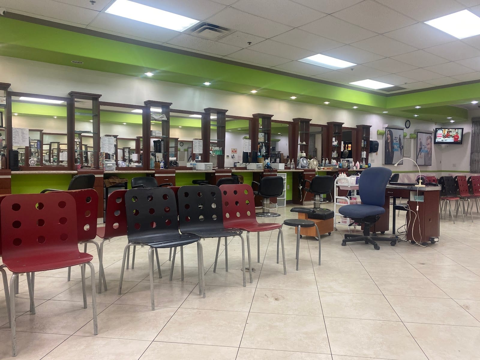 Hair & Nails Creations Salon, photo 3