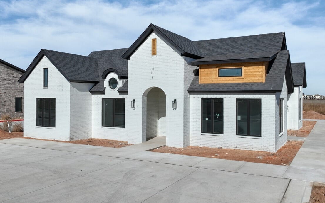 Offices at 3204 140th St. by Lone Star Commercial Construction