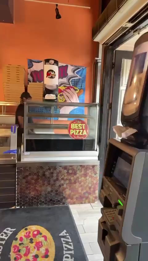 Monster Pizza, photo 3
