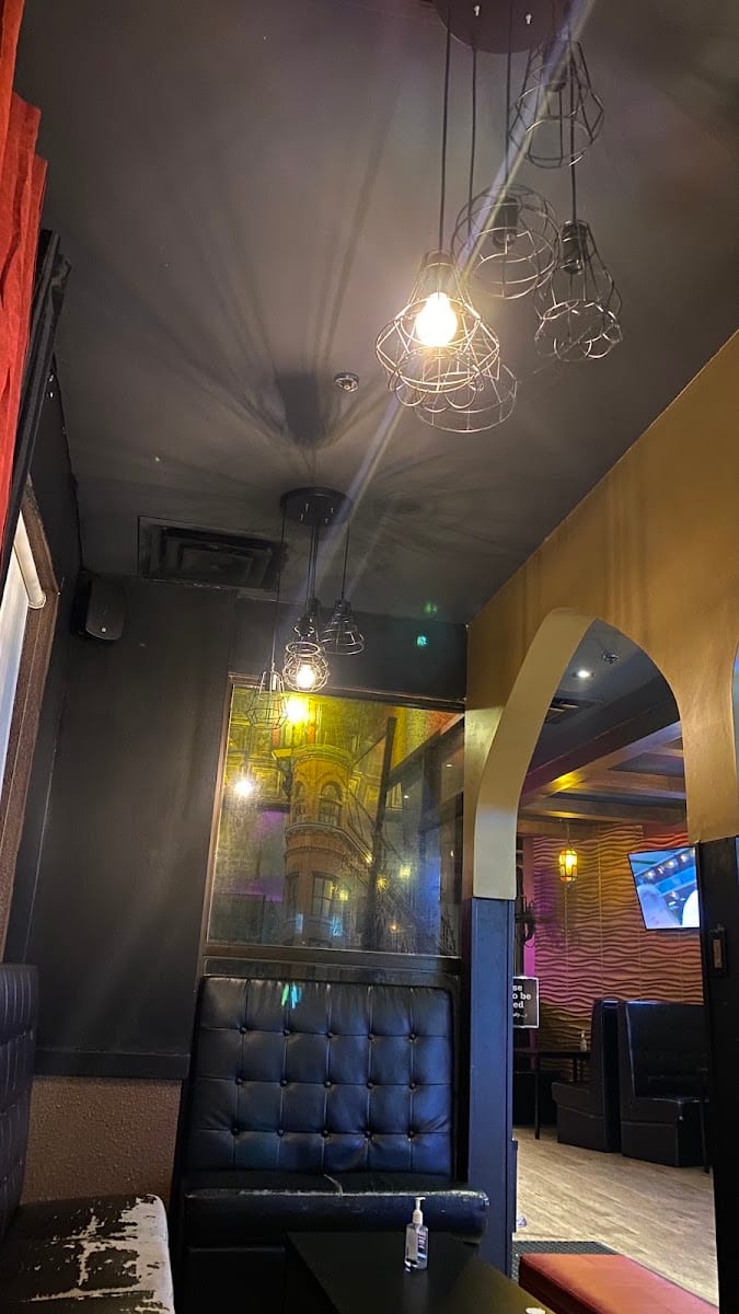 Oasis Cafe & Lounge